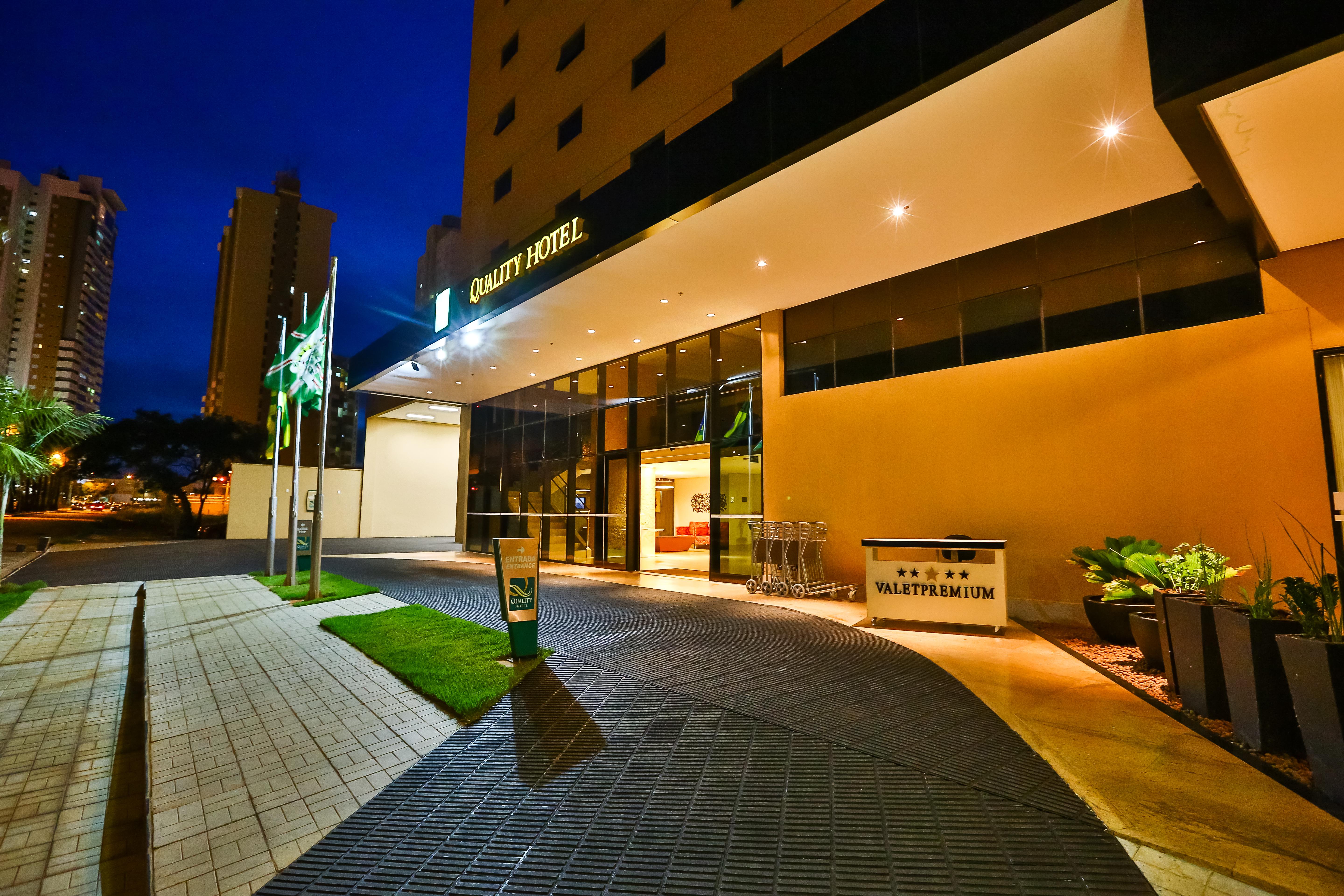 Quality Hotel Flamboyant Goiânia Zewnętrze zdjęcie